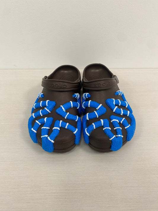 COSMIC CROCS - STRIPE SEASON COLLECTION (COFFEE)