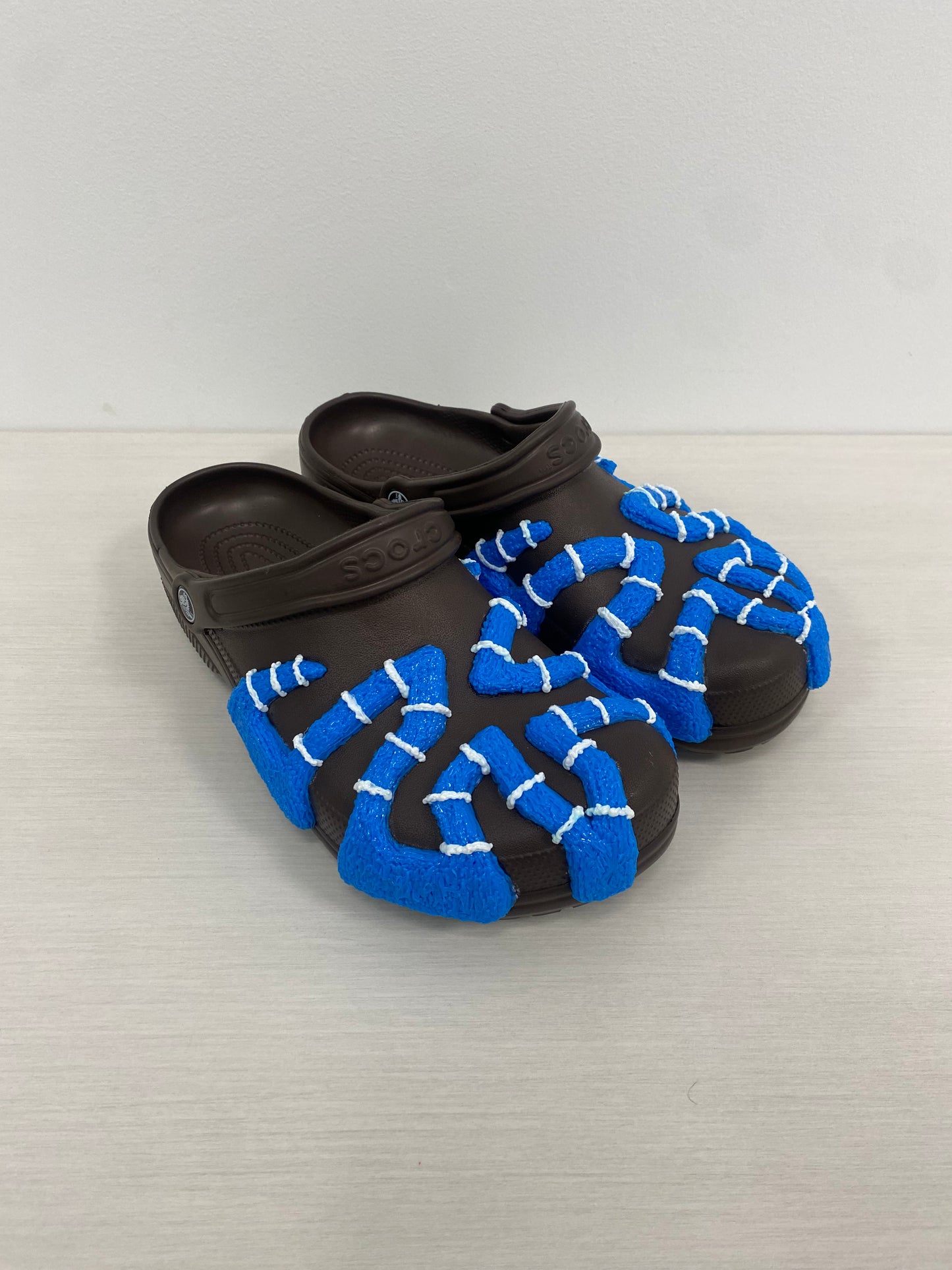 COSMIC CROCS - STRIPE SEASON COLLECTION (COFFEE)
